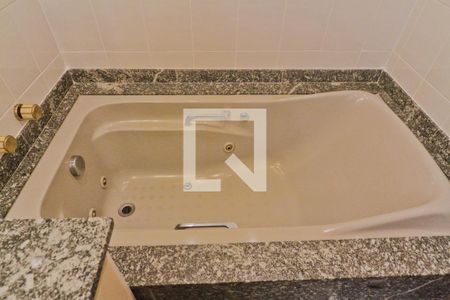 Apartamento à venda com 145m², 3 quartos e 3 vagasBanheiro da Suíte