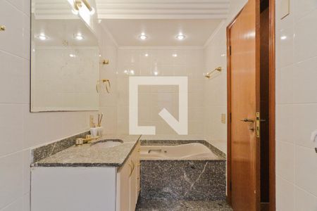 Apartamento à venda com 145m², 3 quartos e 3 vagasBanheiro da Suíte