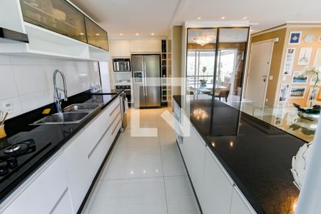 Apartamento para alugar com 109m², 2 quartos e 2 vagas Apartamento para alugar com 109m², 2 quartos e 2 vagasCozinha - Armários