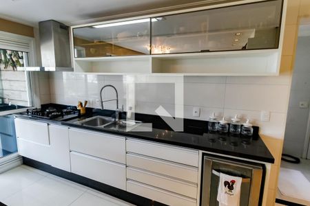 Apartamento para alugar com 109m², 2 quartos e 2 vagas Apartamento para alugar com 109m², 2 quartos e 2 vagasCozinha - Armários