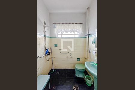 Casa à venda com 240m², 2 quartos e 2 vagasBanheiro