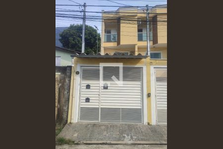 Casa à venda com 110m², 3 quartos e 2 vagasFachada