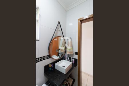 Casa à venda com 110m², 3 quartos e 2 vagasBanheiro