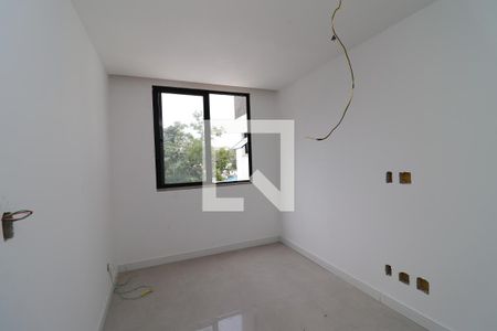 Casa à venda com 250m², 3 quartos e 2 vagasQuarto