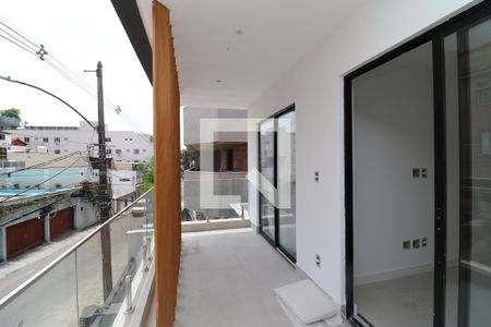 Casa à venda com 250m², 3 quartos e 2 vagasVaranda