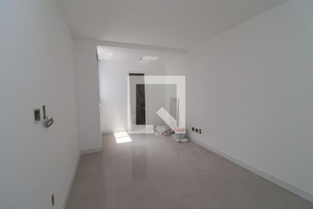 Casa à venda com 250m², 3 quartos e 2 vagasSuíte 2