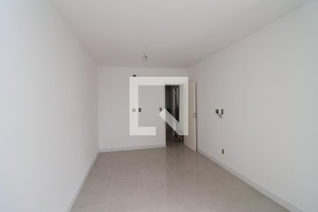 Casa à venda com 250m², 3 quartos e 2 vagasSuíte 2