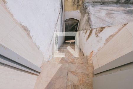 Casa para alugar com 33m², 1 quarto e sem vaga Casa para alugar com 33m², 1 quarto e sem vagaEscadas