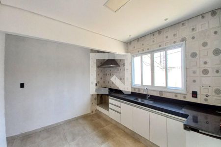 Casa à venda com 250m², 3 quartos e 5 vagas Casa à venda com 250m², 3 quartos e 5 vagasCozinha