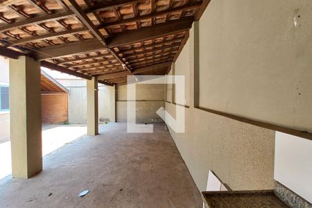 Casa à venda com 250m², 3 quartos e 5 vagas Casa à venda com 250m², 3 quartos e 5 vagasÁrea comum