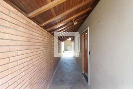 Casa à venda com 250m², 3 quartos e 5 vagas Casa à venda com 250m², 3 quartos e 5 vagasCorredor Lateral