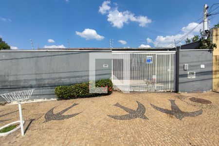 Casa à venda com 140m², 3 quartos e 3 vagasFachada