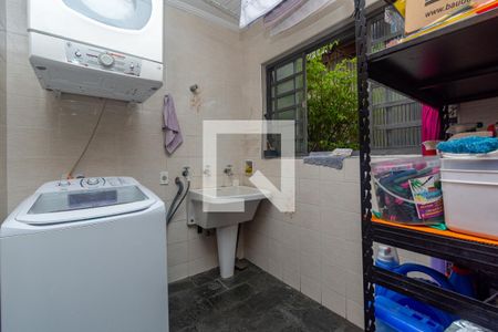 Casa à venda com 170m², 3 quartos e 2 vagasÁrea de Serviço