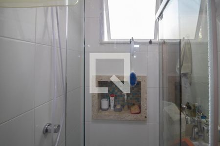 Banheiro da Suíte 1 de casa de condomínio à venda com 2 quartos, 70m² em Vila Nivi, São Paulo