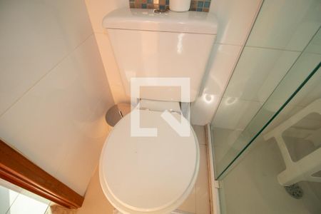 Casa de condomínio à venda com 70m², 2 quartos e 1 vaga Casa de condomínio à venda com 70m², 2 quartos e 1 vagaBanheiro da Suíte 2