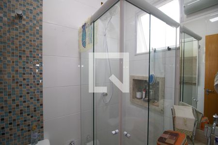 Banheiro da Suíte 1 de casa de condomínio à venda com 2 quartos, 70m² em Vila Nivi, São Paulo