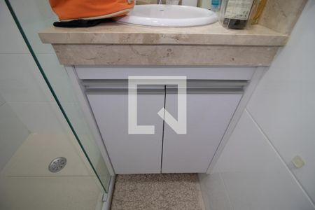 Banheiro da Suíte 1 de casa de condomínio à venda com 2 quartos, 70m² em Vila Nivi, São Paulo