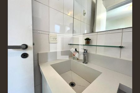 Apartamento para alugar com 60m², 2 quartos e 2 vagas Apartamento para alugar com 60m², 2 quartos e 2 vagasBanheiro da Suíte