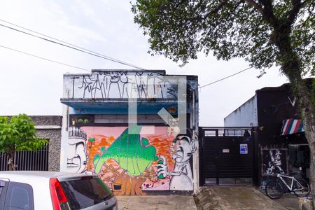 Casa à venda com 340m², 2 quartos e 2 vagas Casa à venda com 340m², 2 quartos e 2 vagasFachada