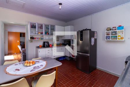 Casa à venda com 340m², 2 quartos e 2 vagas Casa à venda com 340m², 2 quartos e 2 vagasCozinha