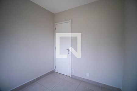 Quarto de apartamento à venda com 2 quartos, 45m² em Jardim Novo Taboao, São Paulo