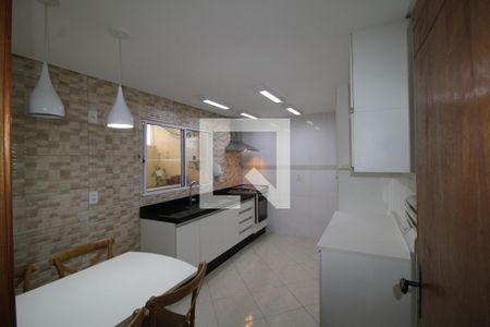 Casa de condomínio à venda com 199m², 3 quartos e 3 vagasCozinha