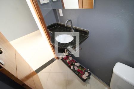 Casa de condomínio à venda com 199m², 3 quartos e 3 vagasLavabo