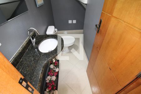 Casa de condomínio à venda com 199m², 3 quartos e 3 vagasLavabo