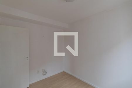 Quarto 2 de apartamento para alugar com 2 quartos, 45m² em Vila Carmosina, São Paulo