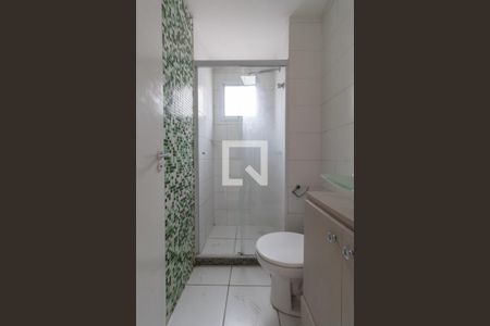 Banheiro de apartamento à venda com 2 quartos, 45m² em Vila Carmosina, São Paulo
