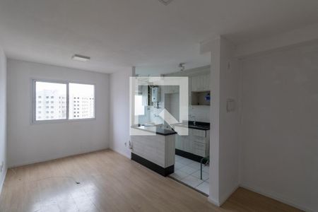Sala de apartamento para alugar com 2 quartos, 45m² em Vila Carmosina, São Paulo
