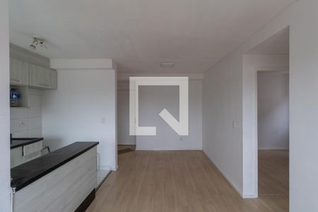Sala de apartamento para alugar com 2 quartos, 45m² em Vila Carmosina, São Paulo
