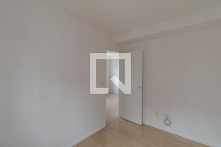 Quarto 2 de apartamento para alugar com 2 quartos, 45m² em Vila Carmosina, São Paulo