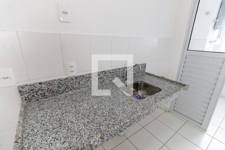 Cozinha de apartamento para alugar com 2 quartos, 54m² em Vila Nair, São Paulo