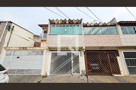 Casa à venda com 120m², 3 quartos e 2 vagas Casa à venda com 120m², 3 quartos e 2 vagasFachada da Casa