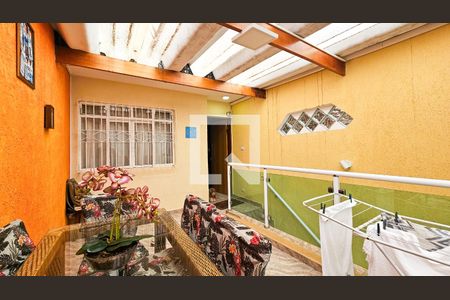 Casa à venda com 120m², 3 quartos e 2 vagas Casa à venda com 120m², 3 quartos e 2 vagasQuintal