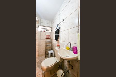 Casa à venda com 120m², 3 quartos e 2 vagas Casa à venda com 120m², 3 quartos e 2 vagasBanheiro de Serviço