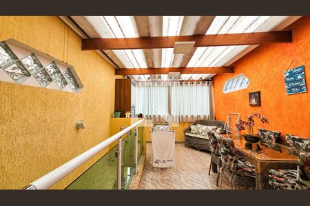 Casa à venda com 120m², 3 quartos e 2 vagas Casa à venda com 120m², 3 quartos e 2 vagasQuintal