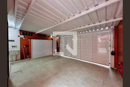 Casa à venda com 155m², 3 quartos e 2 vagas Casa à venda com 155m², 3 quartos e 2 vagasGaragem