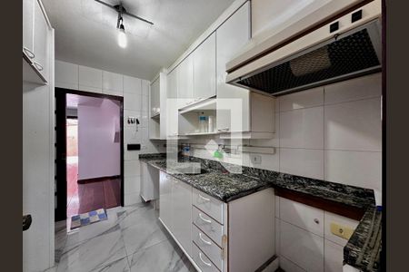 Casa à venda com 155m², 3 quartos e 2 vagas Casa à venda com 155m², 3 quartos e 2 vagasCozinha