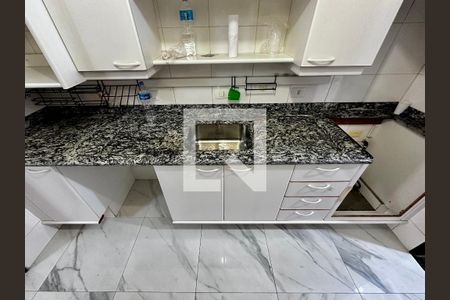 Casa à venda com 155m², 3 quartos e 2 vagas Casa à venda com 155m², 3 quartos e 2 vagasCozinha