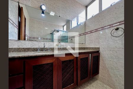 Casa à venda com 155m², 3 quartos e 2 vagas Casa à venda com 155m², 3 quartos e 2 vagasBanheiro Suíte