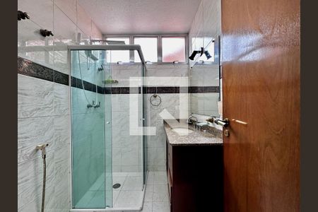 Casa à venda com 155m², 3 quartos e 2 vagas Casa à venda com 155m², 3 quartos e 2 vagasBanheiro Social