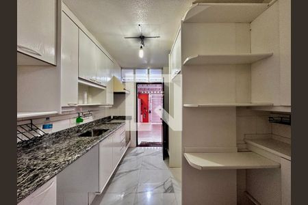 Casa à venda com 155m², 3 quartos e 2 vagas Casa à venda com 155m², 3 quartos e 2 vagasCozinha