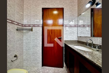 Casa à venda com 155m², 3 quartos e 2 vagas Casa à venda com 155m², 3 quartos e 2 vagasBanheiro Suíte