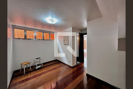 Casa à venda com 155m², 3 quartos e 2 vagas Casa à venda com 155m², 3 quartos e 2 vagasCopa