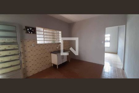 Casa à venda com 100m², 3 quartos e 2 vagas Casa à venda com 100m², 3 quartos e 2 vagasCozinha