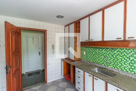 Apartamento para alugar com 108m², 3 quartos e 1 vaga Apartamento para alugar com 108m², 3 quartos e 1 vagaCozinha e Área de Serviço