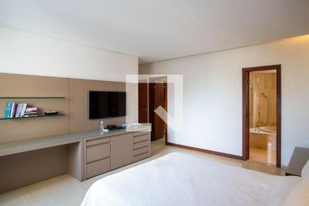 Apartamento à venda com 244m², 4 quartos e 4 vagasSuíte master