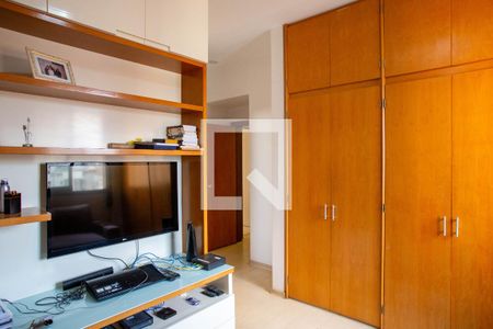 Apartamento à venda com 244m², 4 quartos e 4 vagasSuíte 1